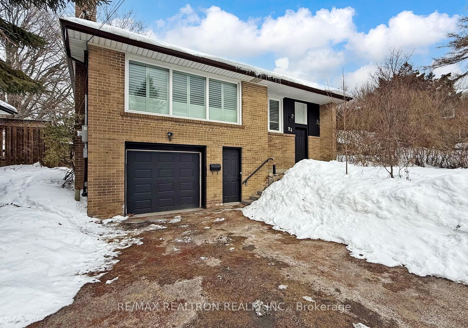 24-fenelon-drive-north-york-ontario-c12766366