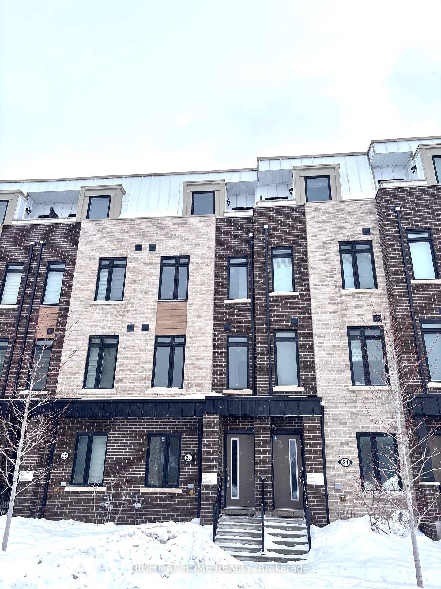 23-case-ootes-drive-north-york-ontario-c12766386