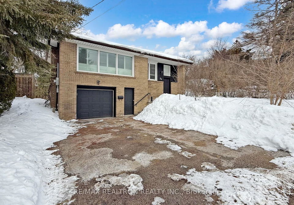 24-fenelon-drive-north-york-ontario-c12766402