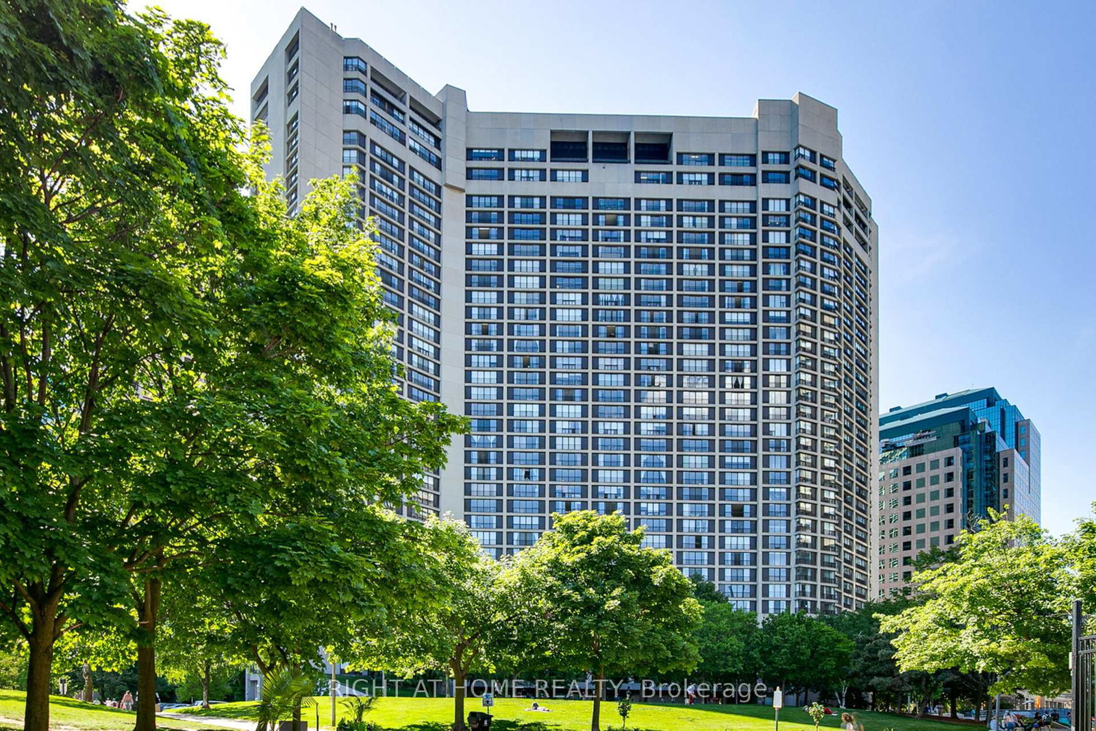 33-harbour-square-toronto-ontario-c12767028