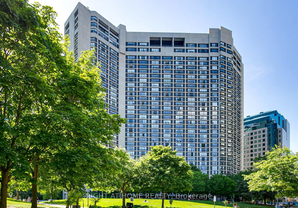 33-harbour-square-toronto-ontario-c12767028