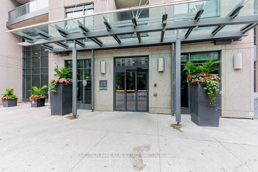 219-fort-york-boulevard-toronto-ontario-c12767428