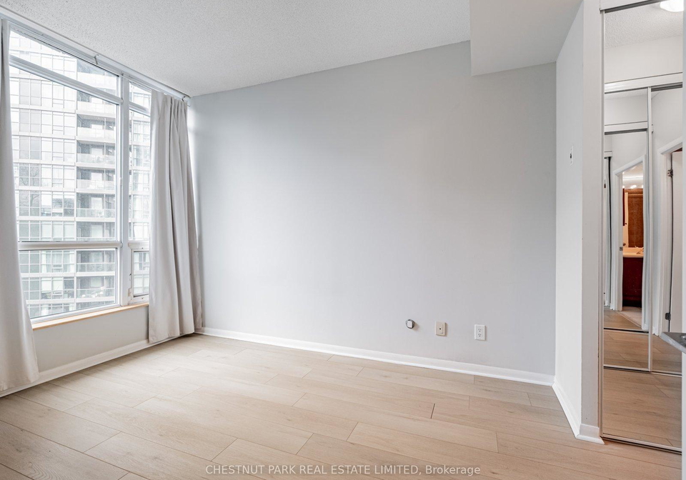 219-fort-york-boulevard-toronto-ontario-c12767428