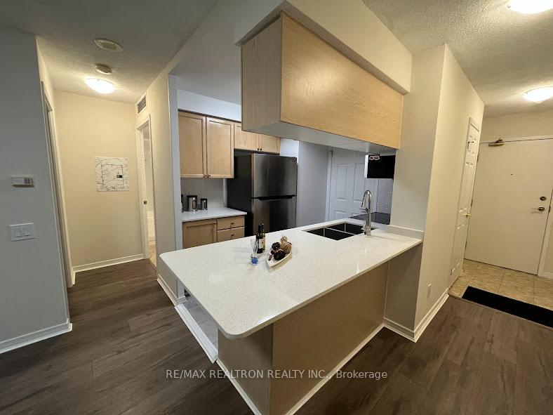 8-hillcrest-avenue-north-york-ontario-c12767670