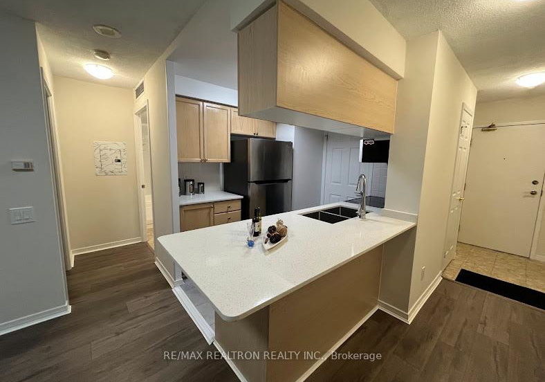 8-hillcrest-avenue-north-york-ontario-c12767670