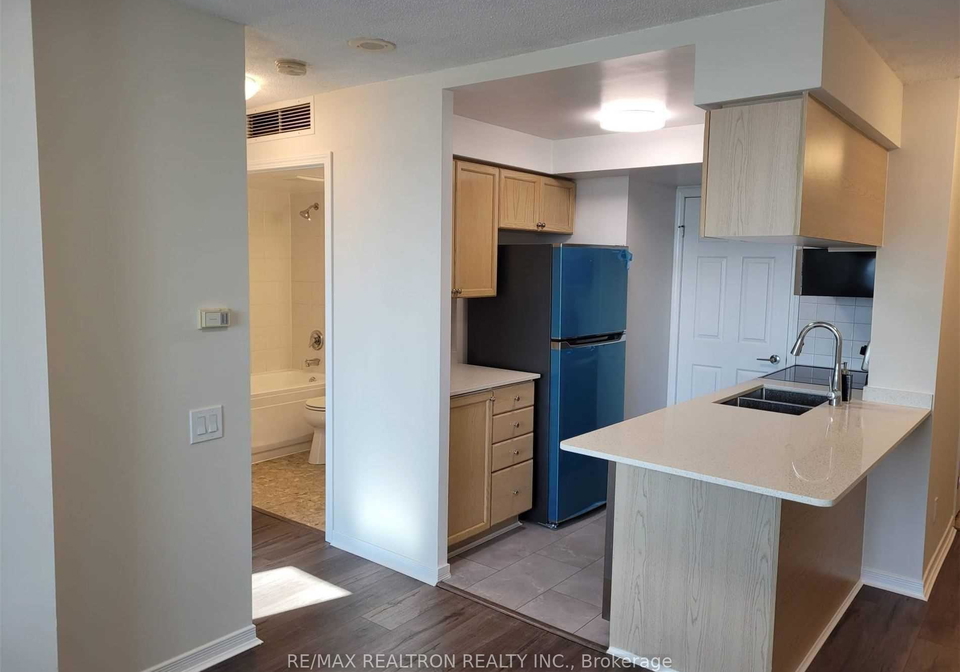 8-hillcrest-avenue-north-york-ontario-c12767670