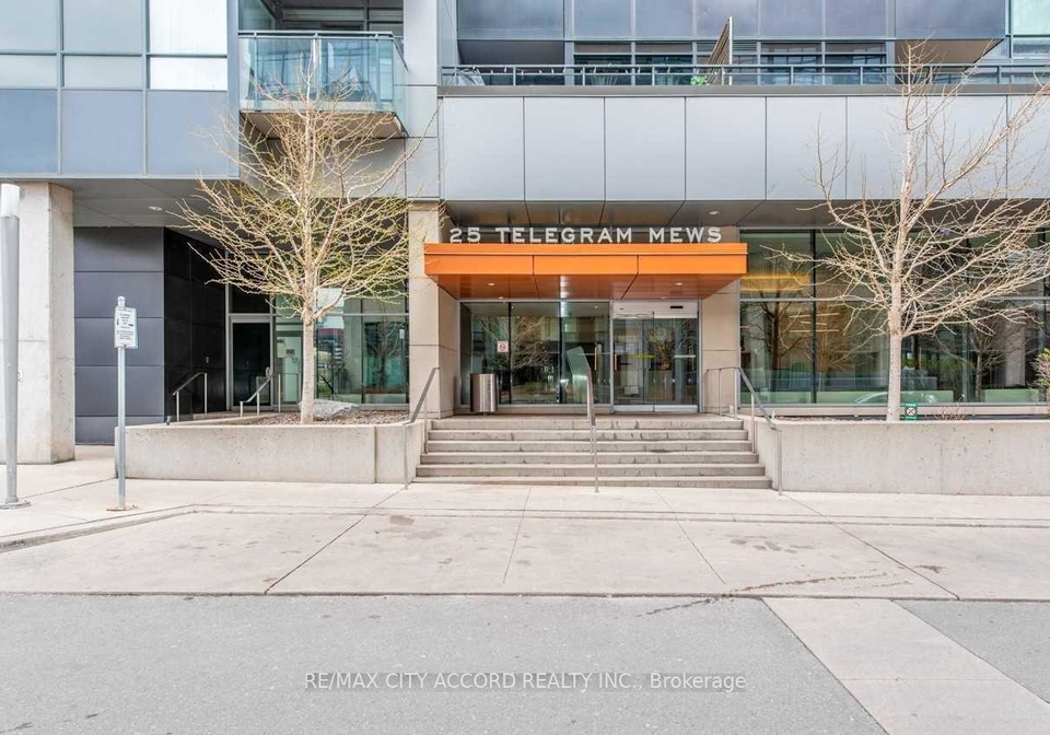 25-telegram-mews-toronto-ontario-c12767778