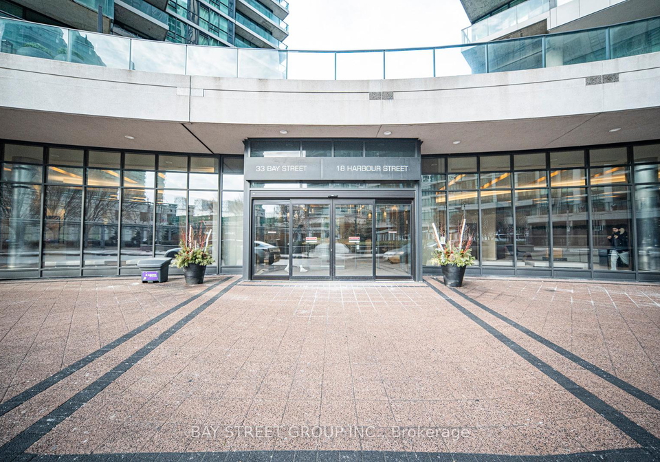33-bay-street-toronto-ontario-c12768734