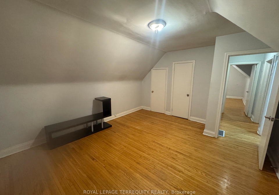 127-sheppard-avenue-w-toronto-ontario-c12768936