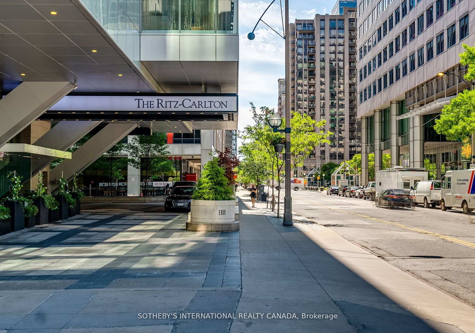 183-wellington-street-w-toronto-ontario-c12768960