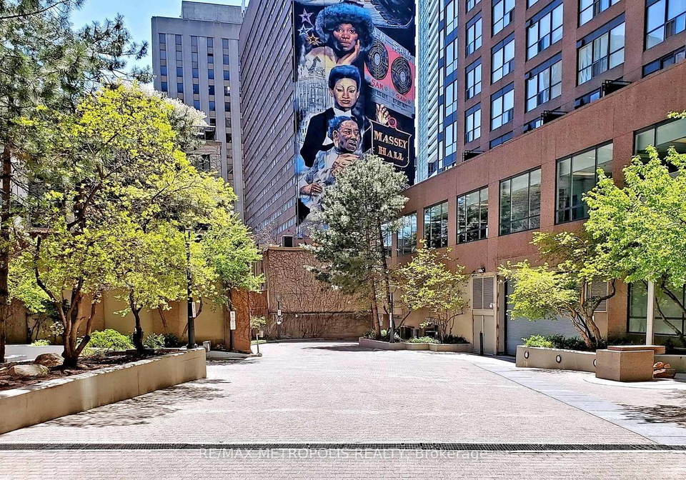 7-carlton-street-toronto-ontario-c12769196