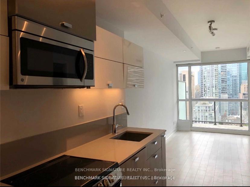 290-adelaide-street-w-toronto-ontario-c12769390