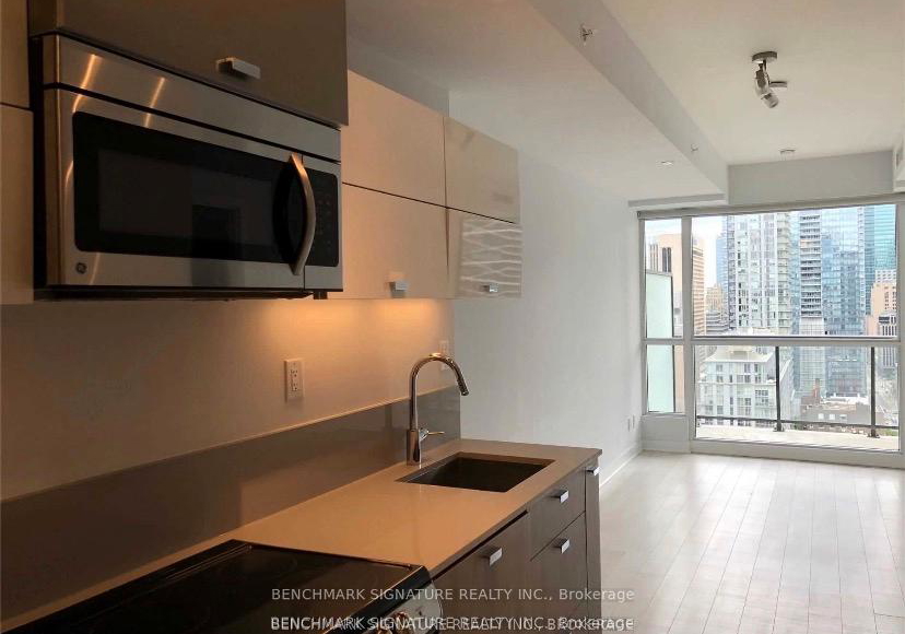 290-adelaide-street-w-toronto-ontario-c12769390