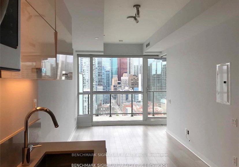 290-adelaide-street-w-toronto-ontario-c12769390