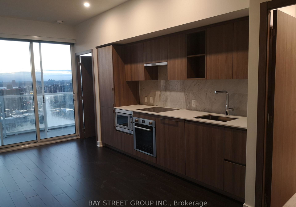 19-bathurst-street-toronto-ontario-c12769562