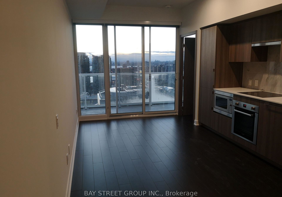 19-bathurst-street-toronto-ontario-c12769562