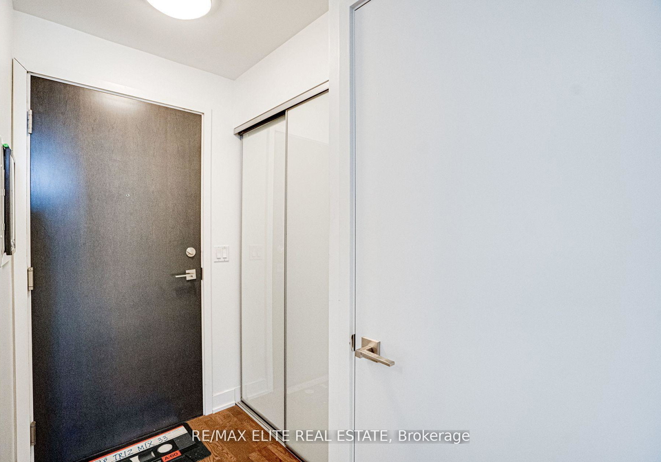 20-minowan-miikan-lane-toronto-ontario-c12769652