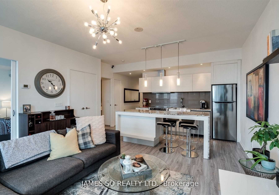 8-charlotte-street-toronto-ontario-c12769708