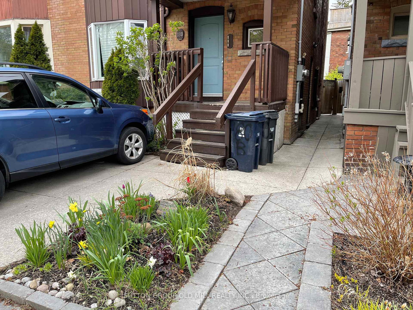 180-madison-avenue-toronto-ontario-c12769738