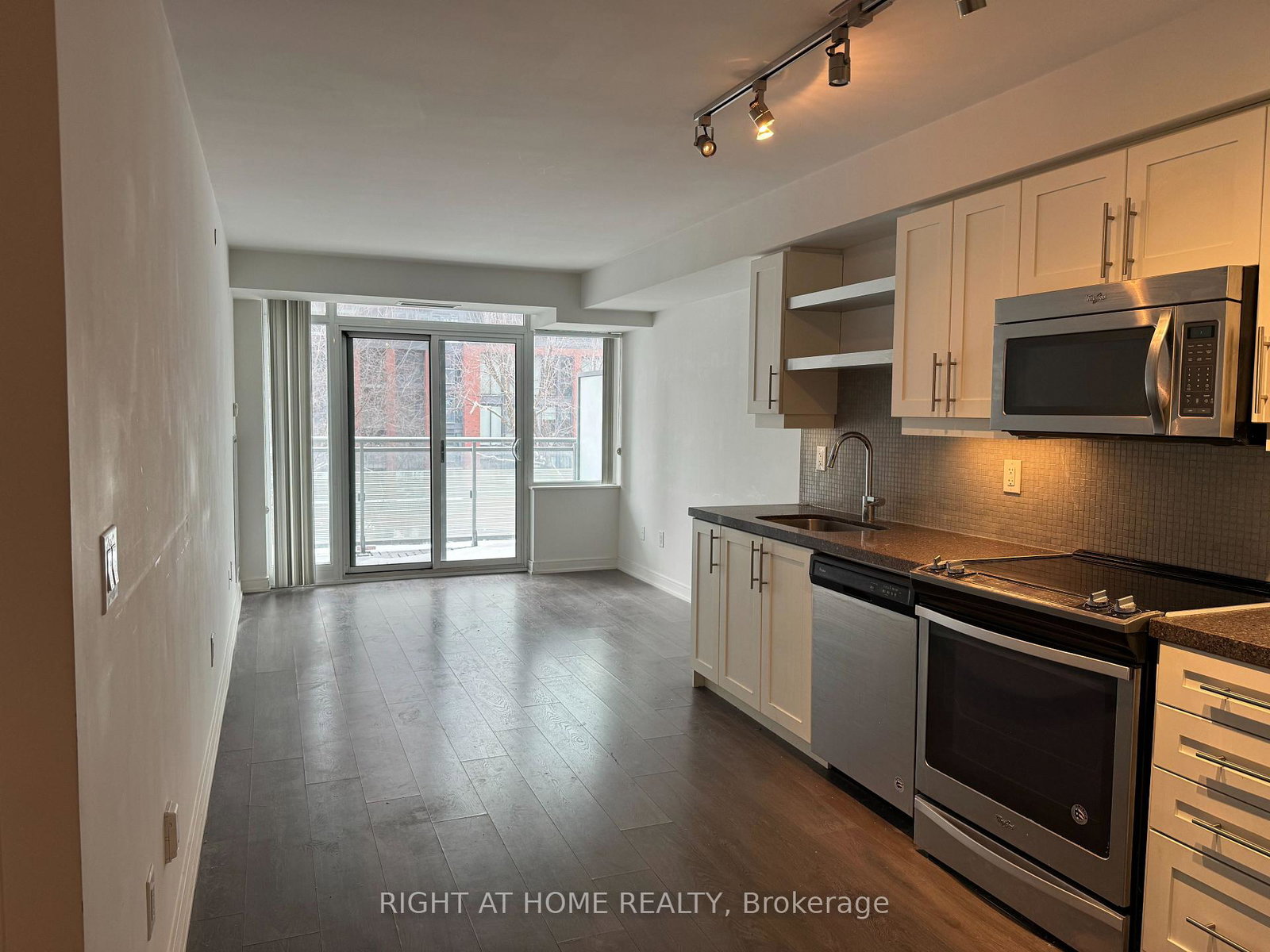 525-adelaide-street-w-toronto-ontario-c12769768