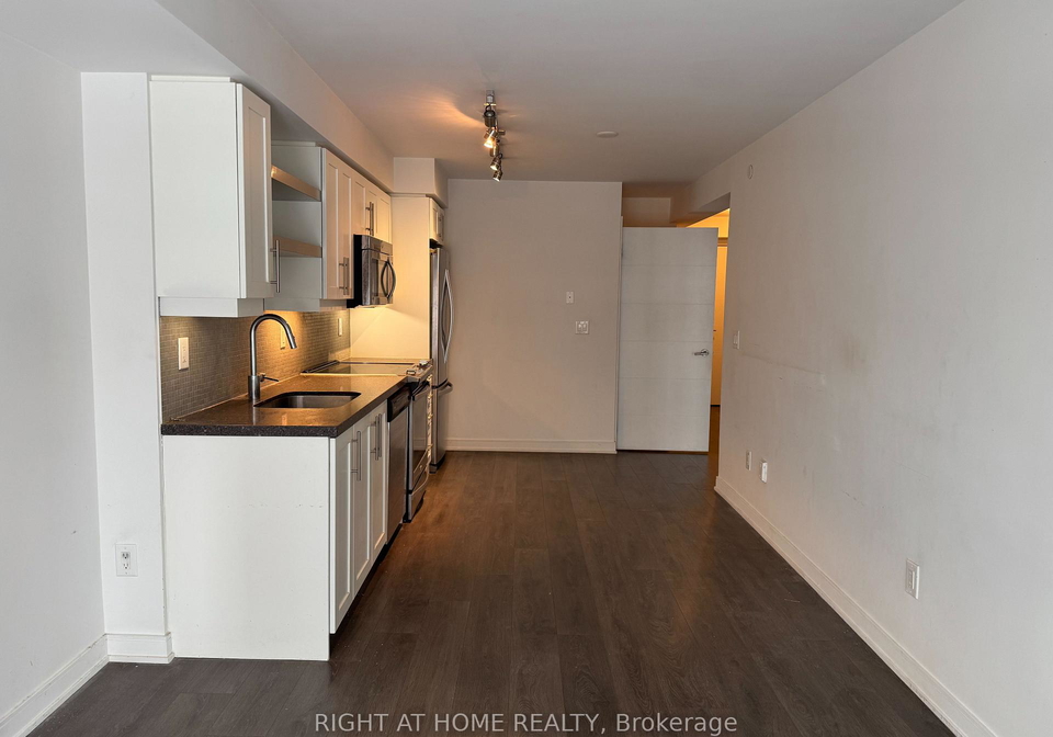 525-adelaide-street-w-toronto-ontario-c12769768