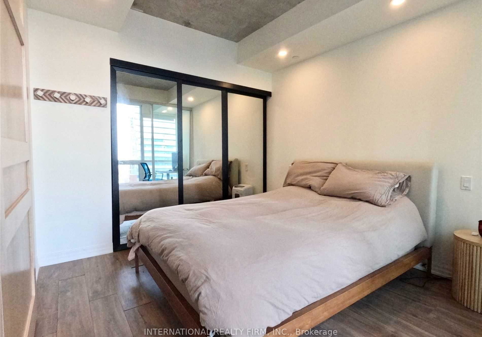 88-blue-jays-way-toronto-ontario-c12769796