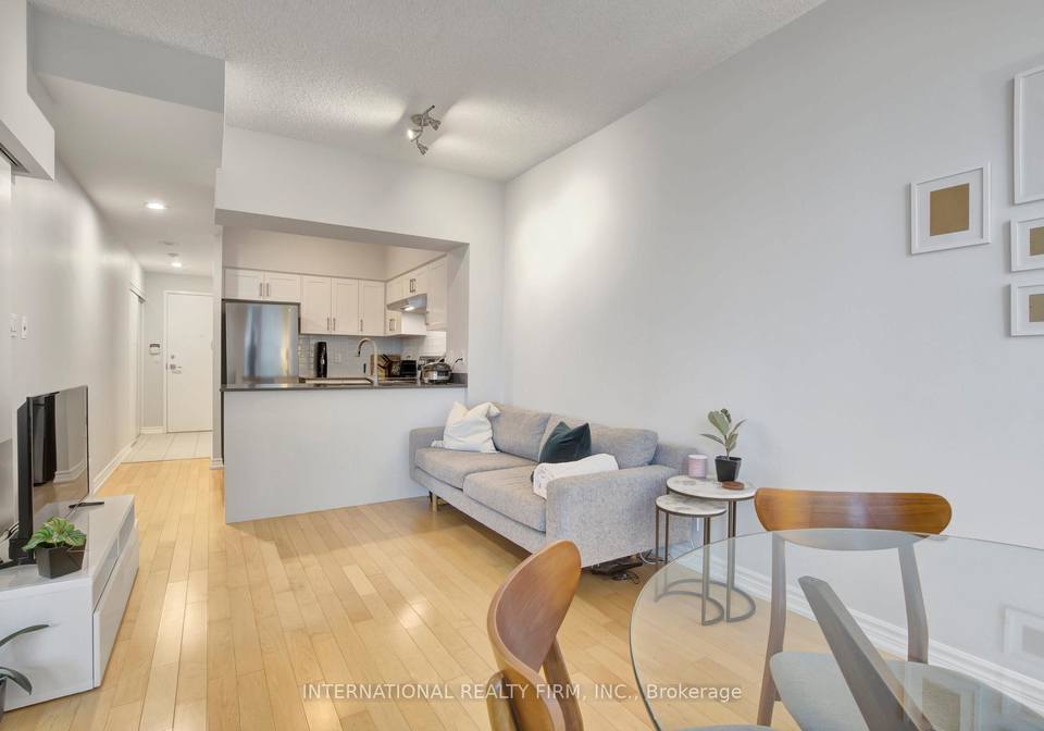 230-queens-quay-w-toronto-ontario-c12769922