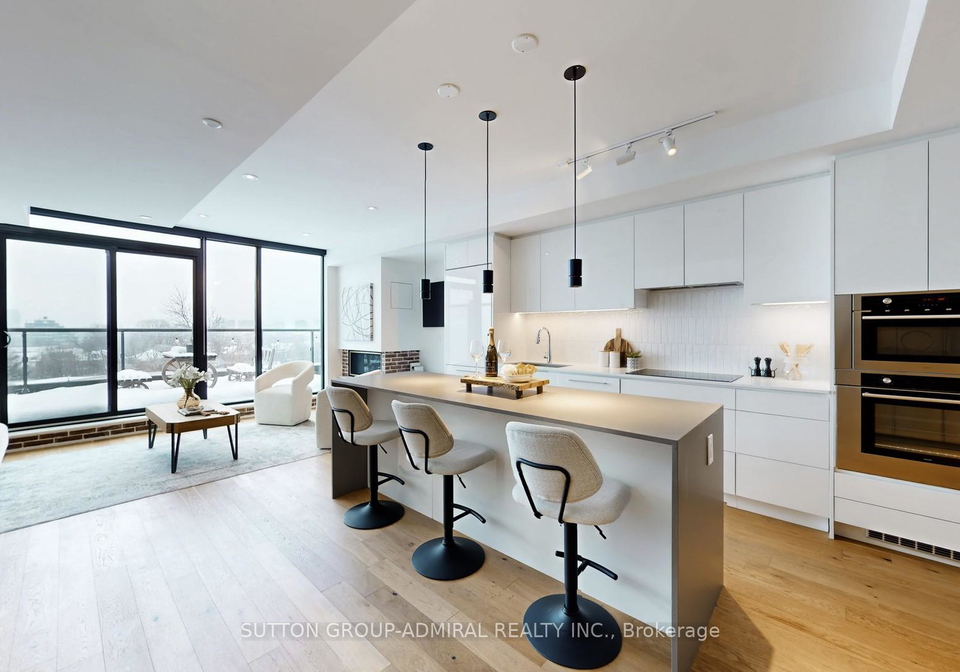 899-college-street-toronto-ontario-c12769924