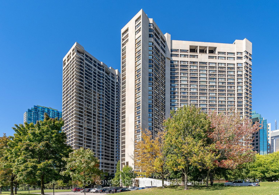 33-harbour-square-toronto-ontario-c12770142
