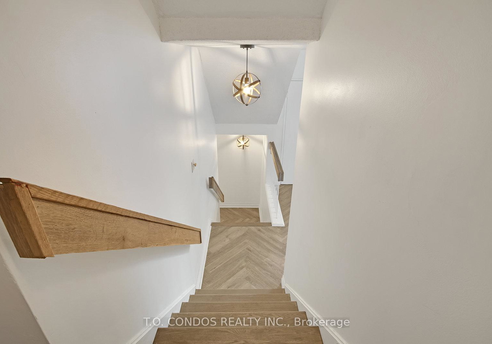 33-harbour-square-toronto-ontario-c12770142