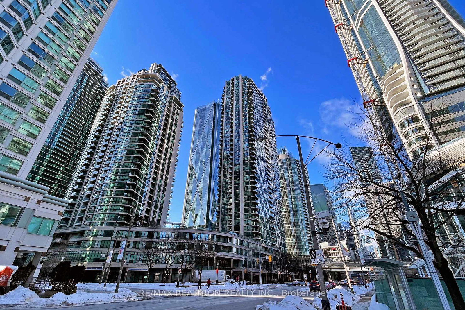 16-yonge-street-toronto-ontario-c12770462