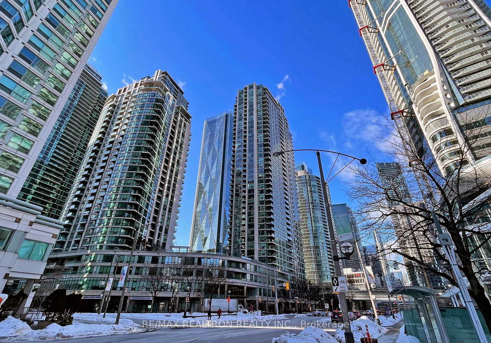 16-yonge-street-toronto-ontario-c12770462