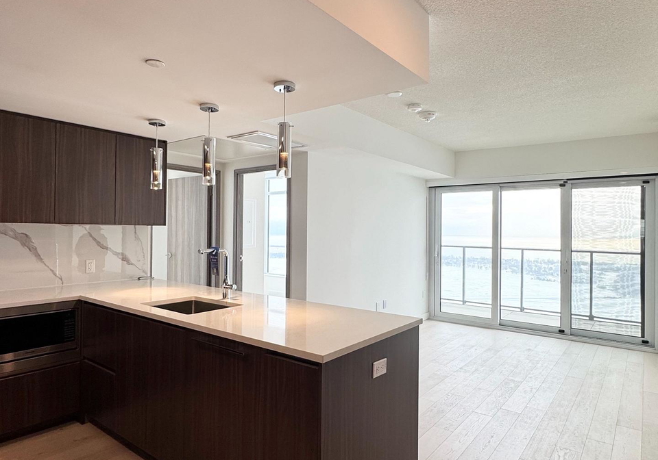 3-concord-cityplace-way-toronto-ontario-c12770512