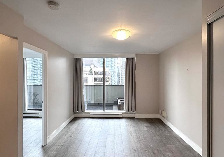 914-yonge-street-toronto-ontario-c12770640