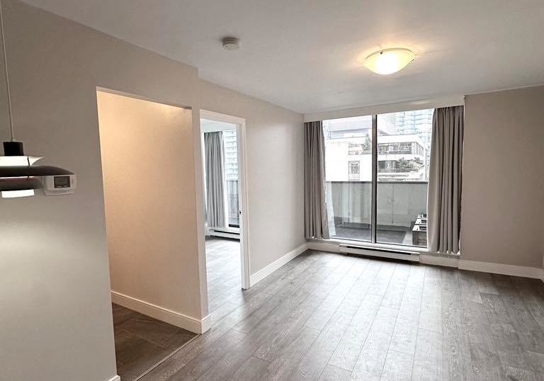 914-yonge-street-toronto-ontario-c12770640