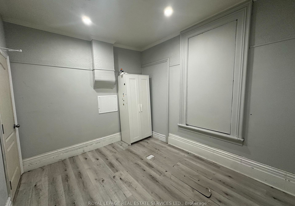 206-carlton-street-toronto-ontario-c12770806