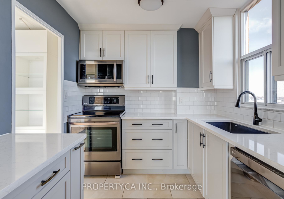 15-vicora-linkway-way-east-york-ontario-c12770920