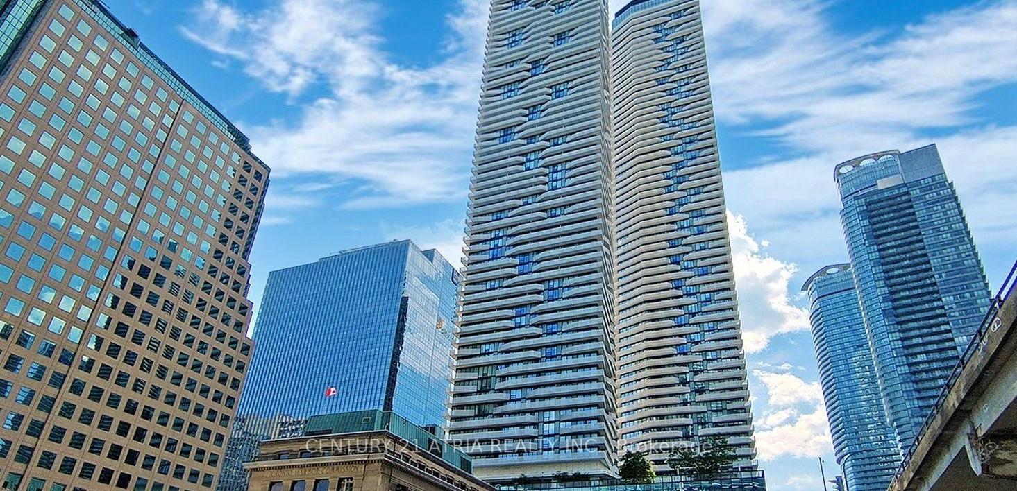 100-harbour-street-toronto-ontario-c12770986