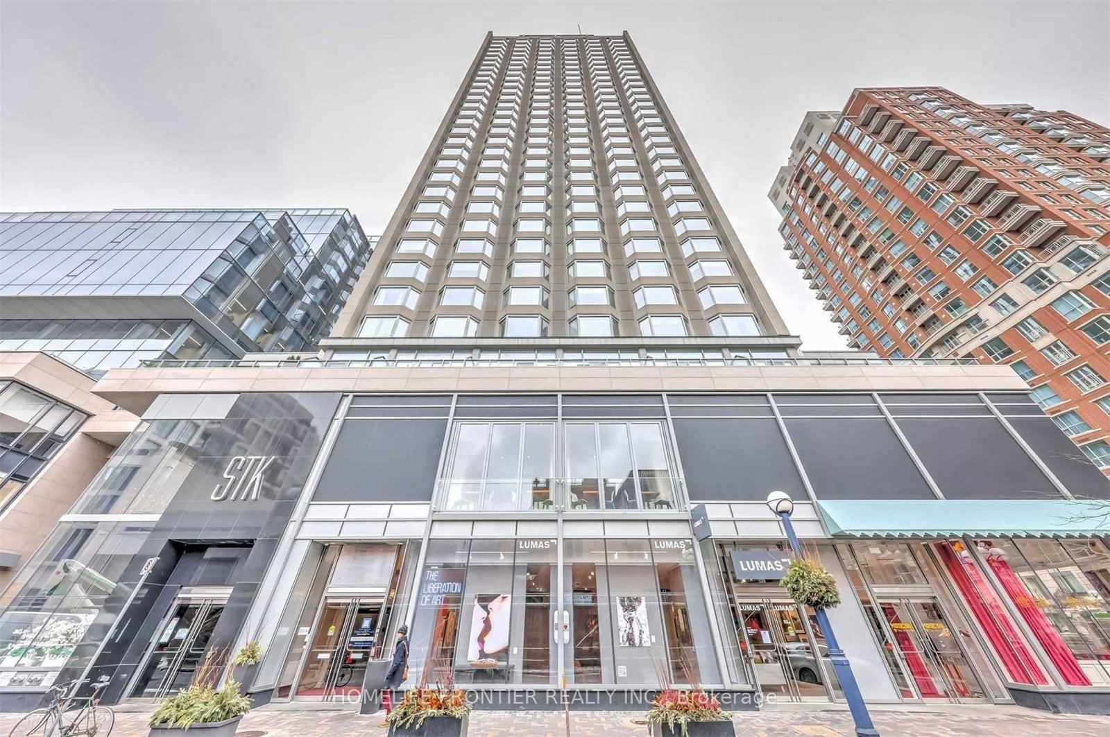 155-yorkville-avenue-toronto-ontario-c12771104