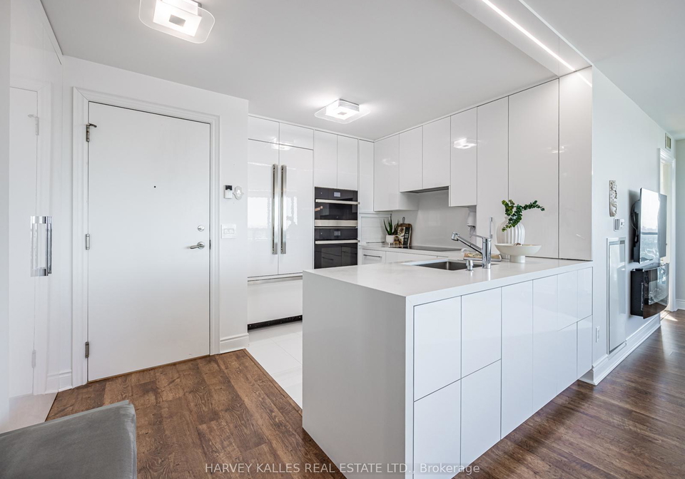 15-greenview-avenue-toronto-ontario-c12771928