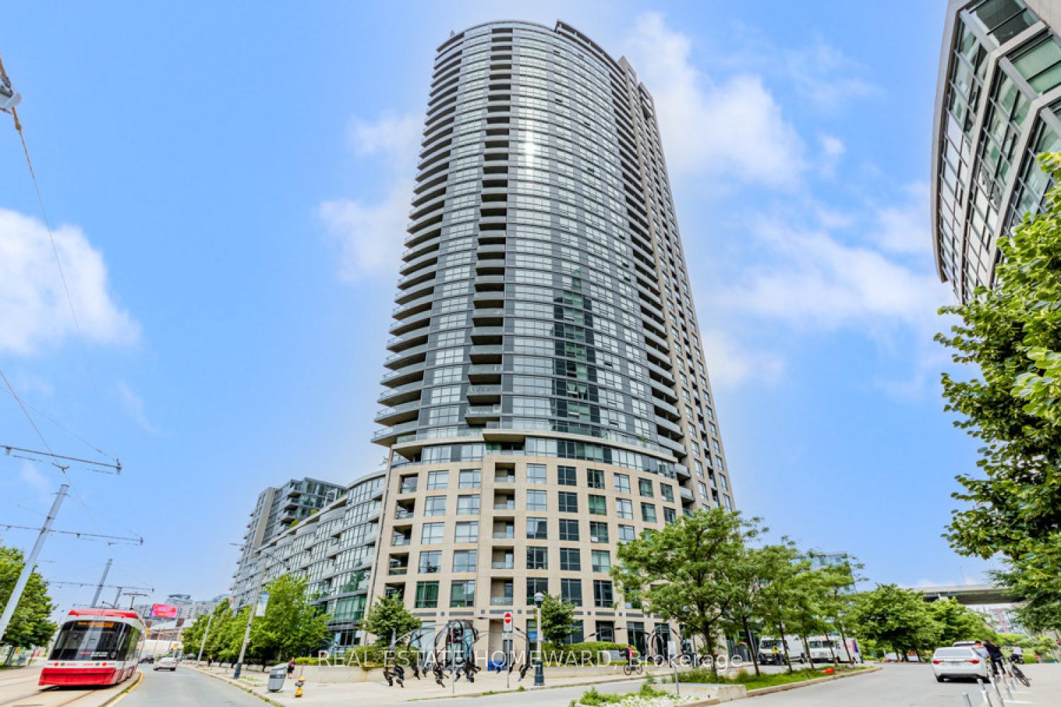 219-fort-york-boulevard-toronto-ontario-c12772392