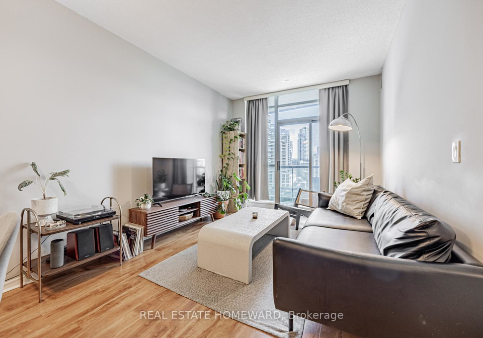 219-fort-york-boulevard-toronto-ontario-c12772392