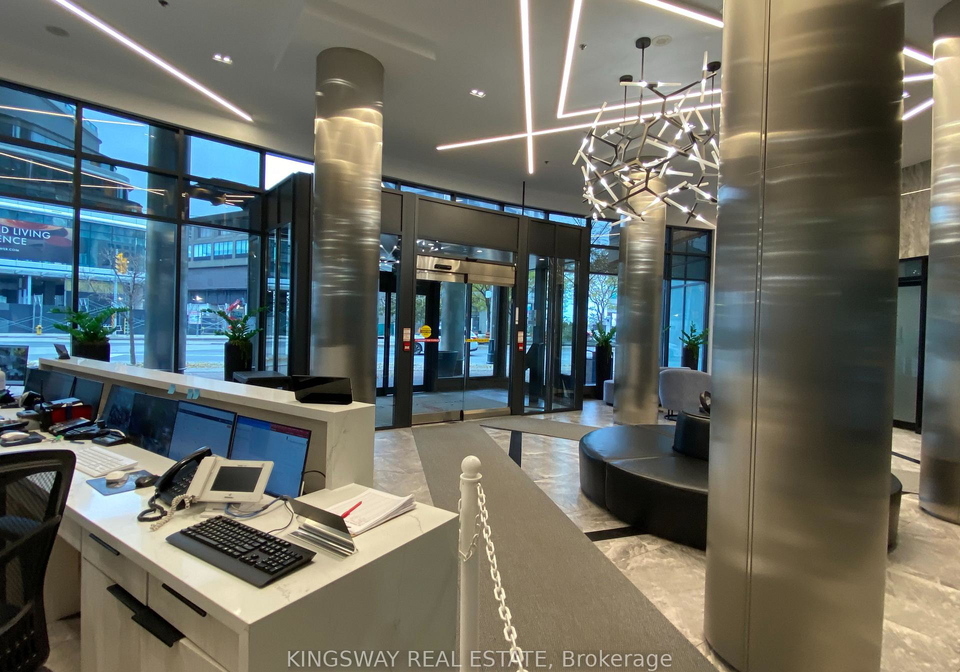 16-yonge-street-toronto-ontario-c12772470
