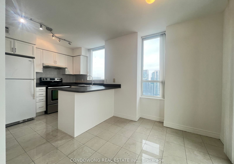 23-hollywood-avenue-north-york-ontario-c12772736