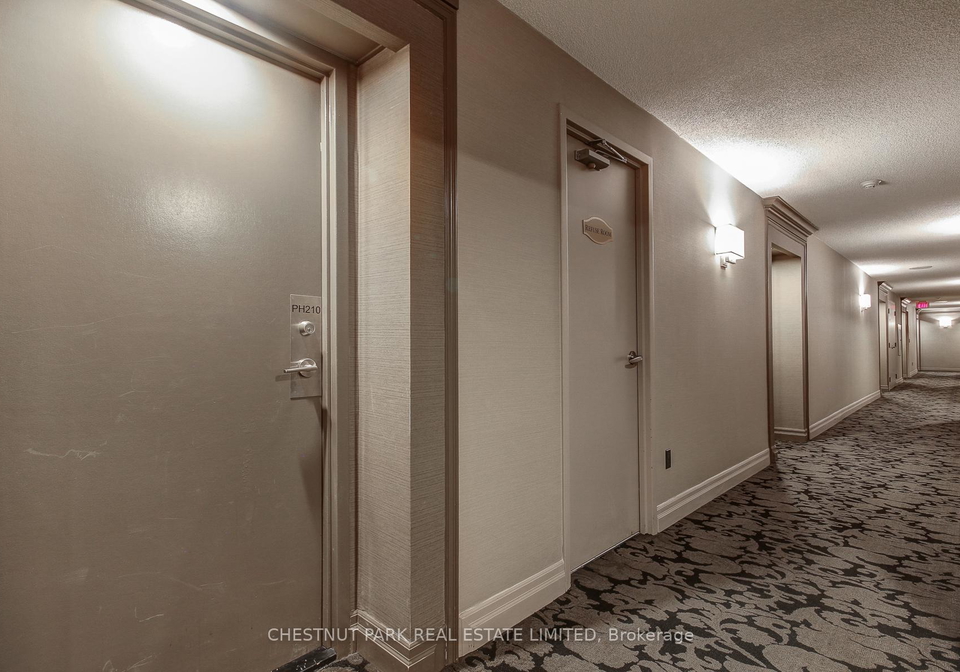 942-yonge-street-toronto-ontario-c12772864