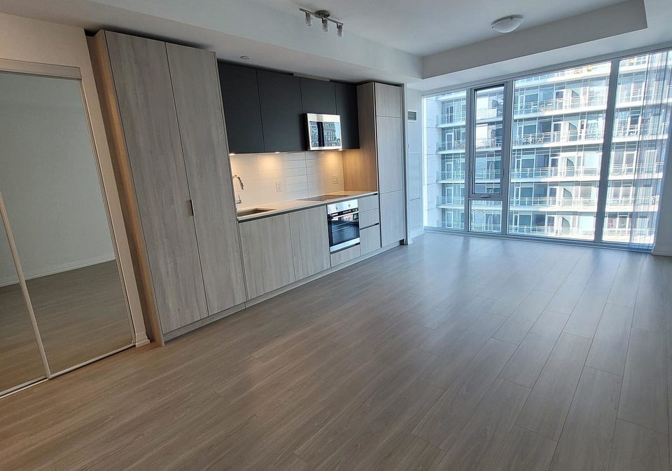8-widmer-street-toronto-ontario-c12773016