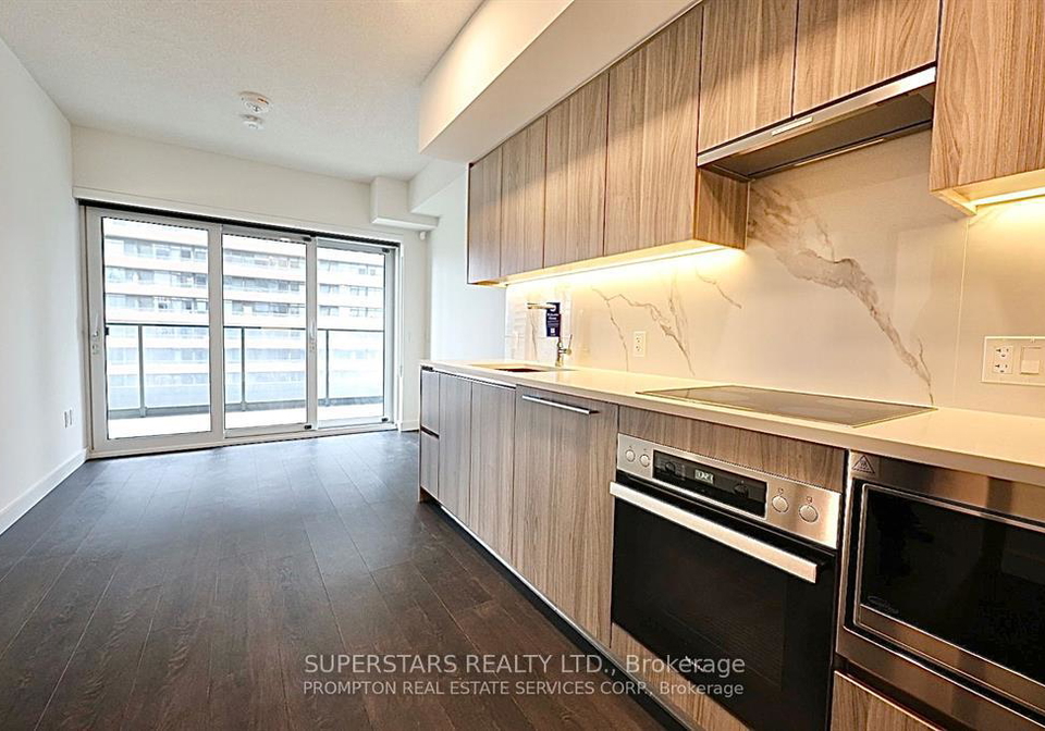 3-concord-cityplace-way-toronto-ontario-c12773302