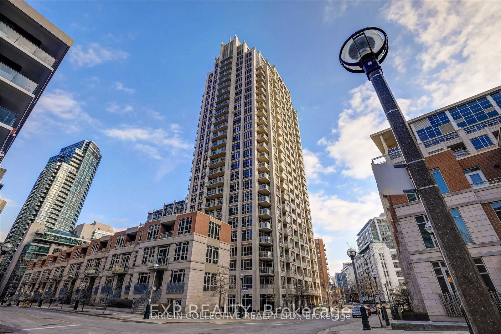 21-grand-magazine-street-toronto-ontario-c12773336