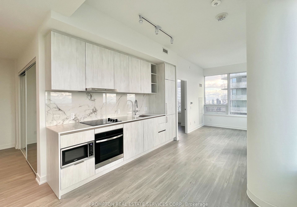 8-wellesley-street-w-toronto-ontario-c12773388