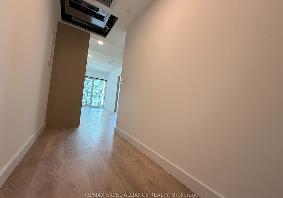 3-concord-cityplace-way-toronto-ontario-c12773404